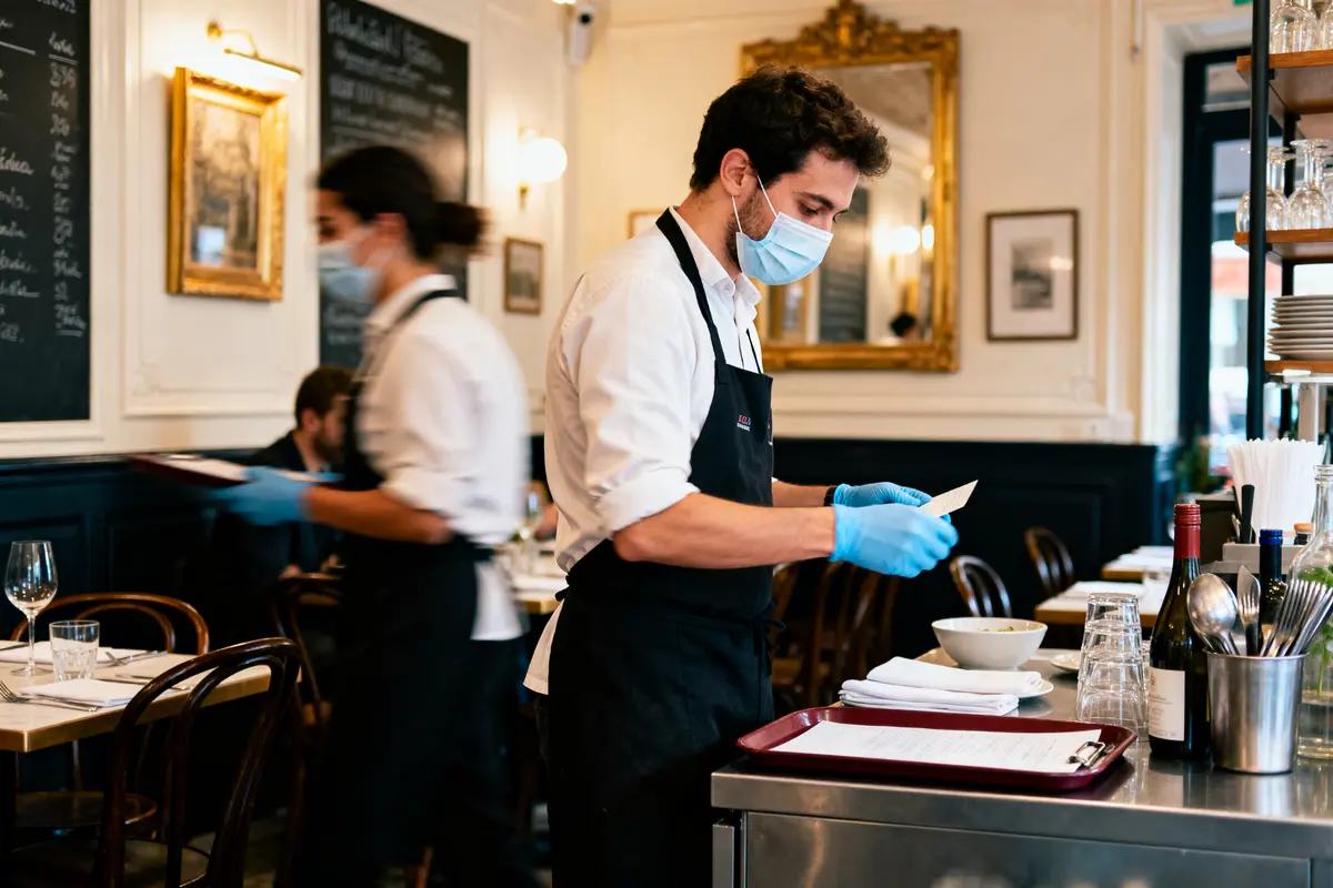 Restaurateur : Définition, métier et salaire révélés !